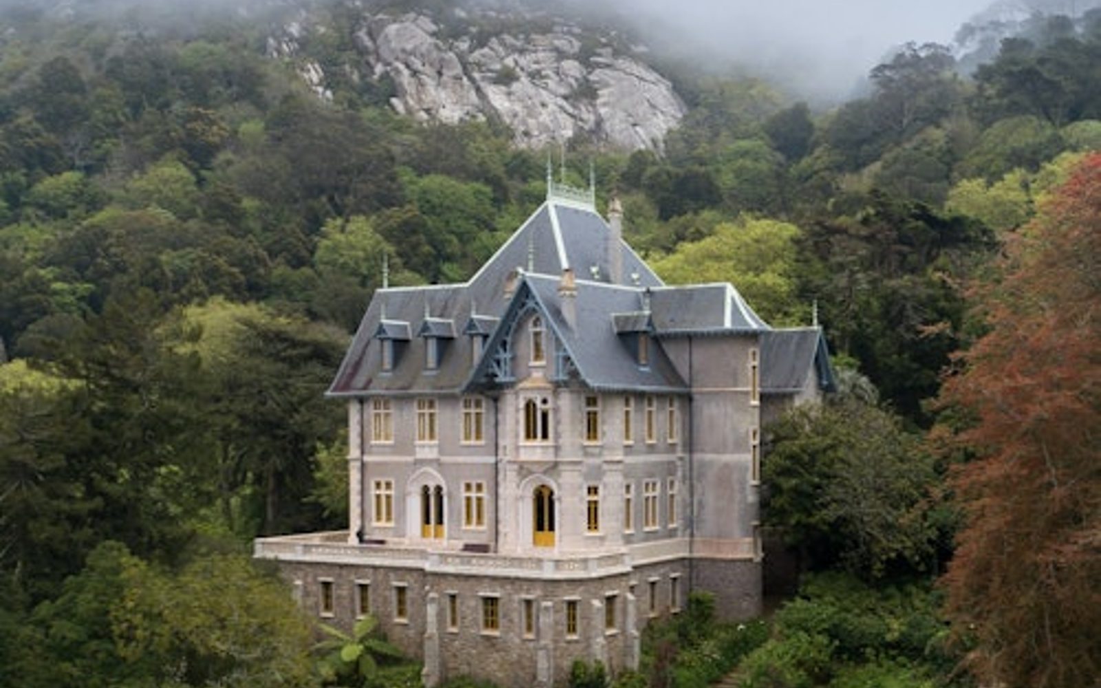 Biester Palace and Park