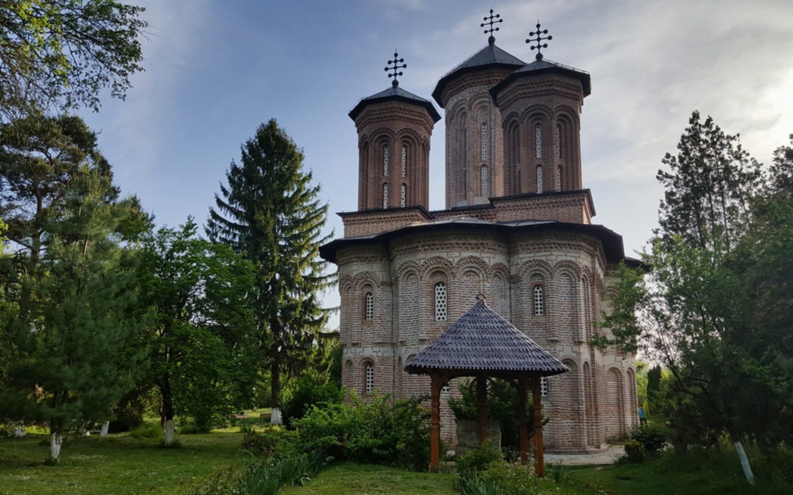 Escursione di Mezza Giornata al Monastero di Snagov e al Palazzo di Mogosoaia – Tour di Gruppo/Riservato