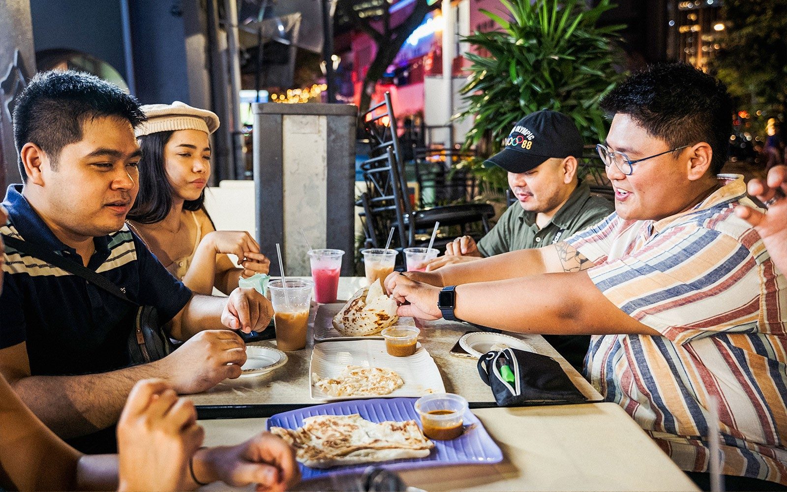 Lawatan Makanan Malam Berpandu Kumpulan Kecil di Singapura
