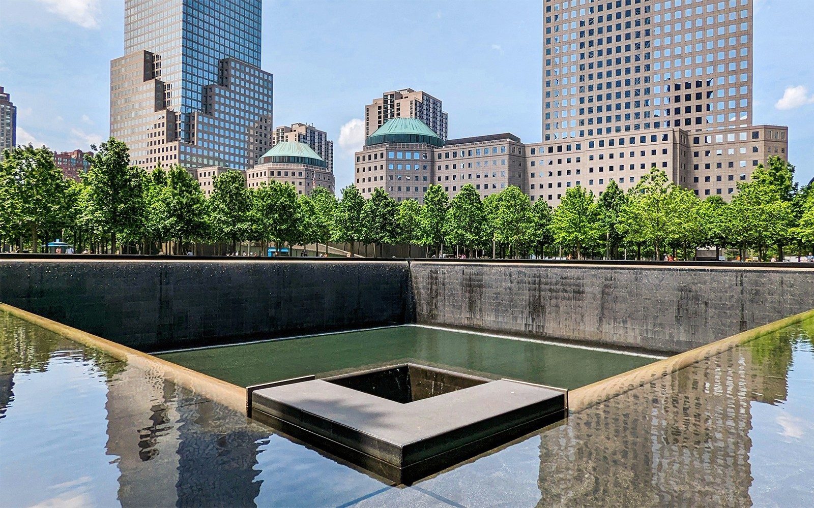 Kombinasjon: Omvisning på Ground Zero 9/11-minnesmerket + Billetter til One World Observatory