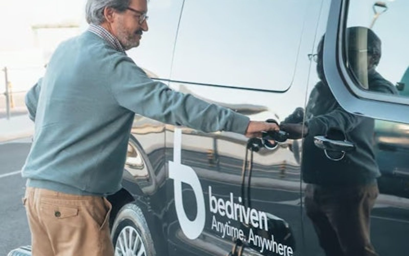 Porto: Private Transfer between Airport and City Center, Maia or Matosinhos