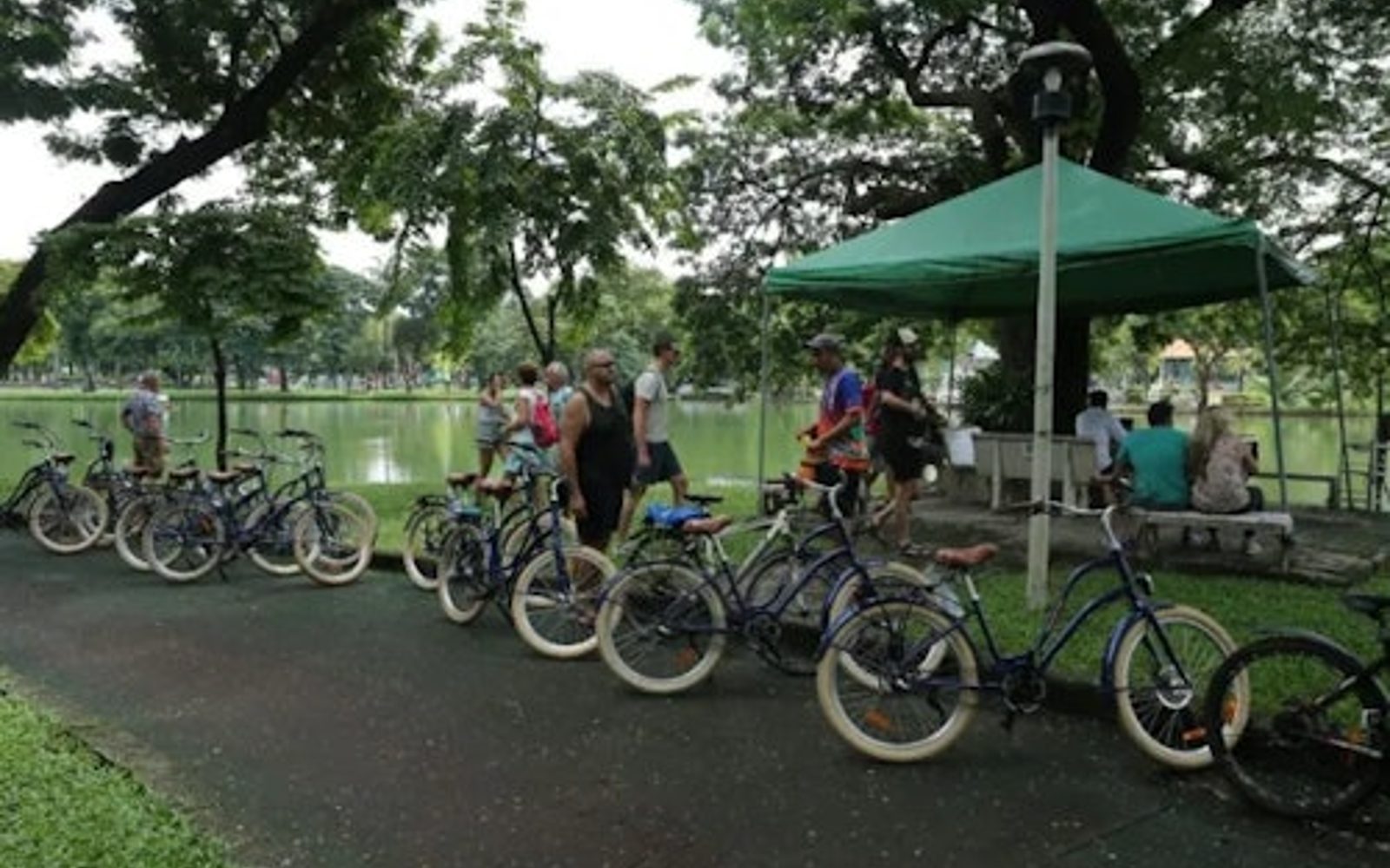 Bangkok: Giro in Bicicletta tra la Cultura Urbana