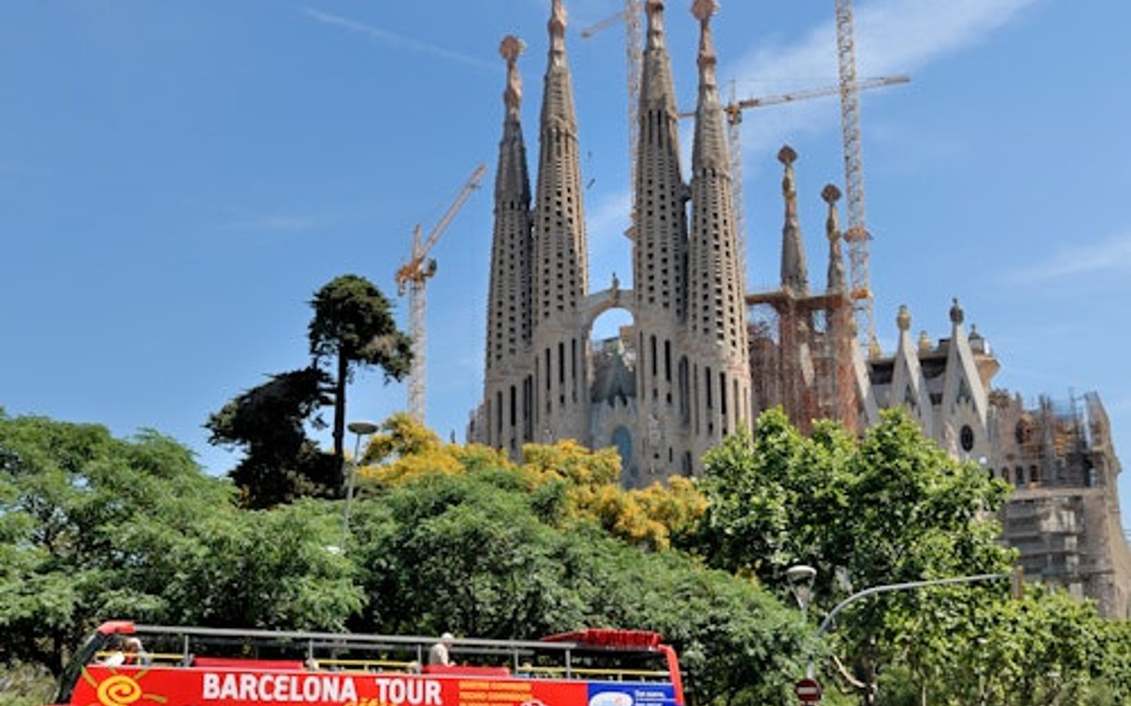 Hop-on Hop-off Bus + FC Barcelona Museum