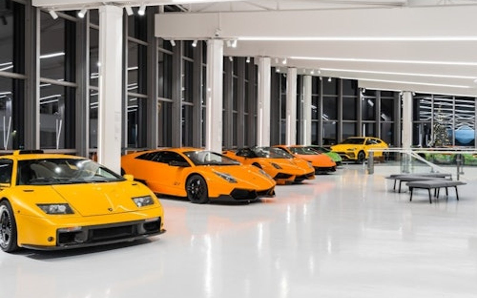 บัตรเข้าชมพิพิธภัณฑ์รถยนต์ Lamborghini และทัวร์โรงงาน