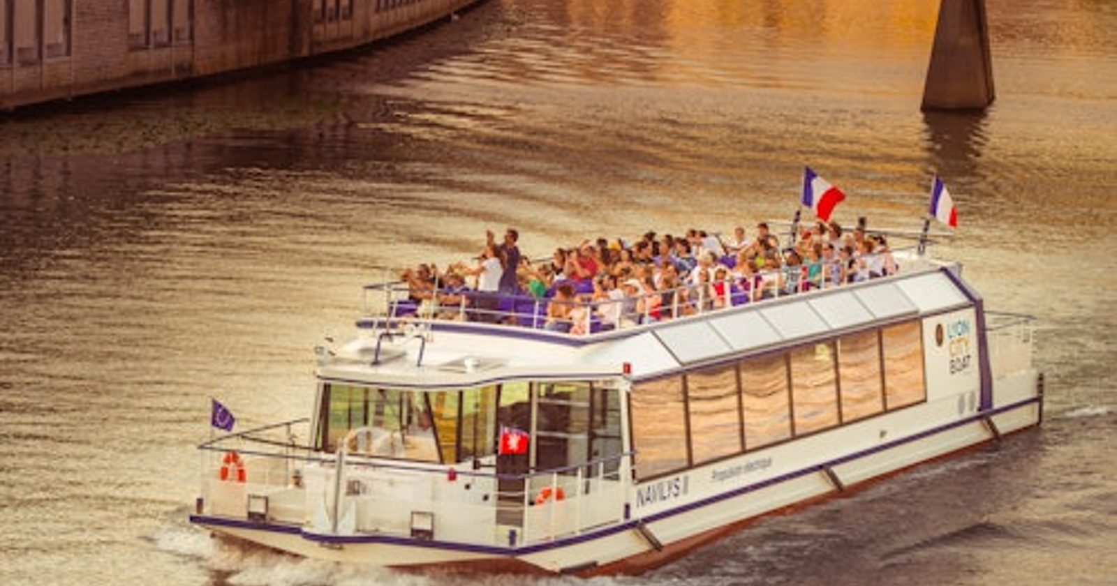 Enjoy a Christmas river cruise in Lyon