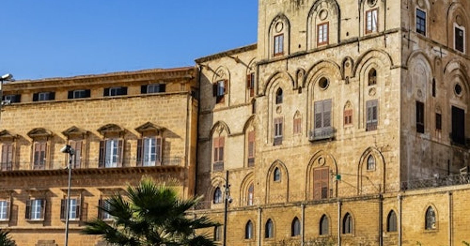 Descoberta Sistèmica: el Nadal de Palerm Entre Castells Sicilians i Sentits