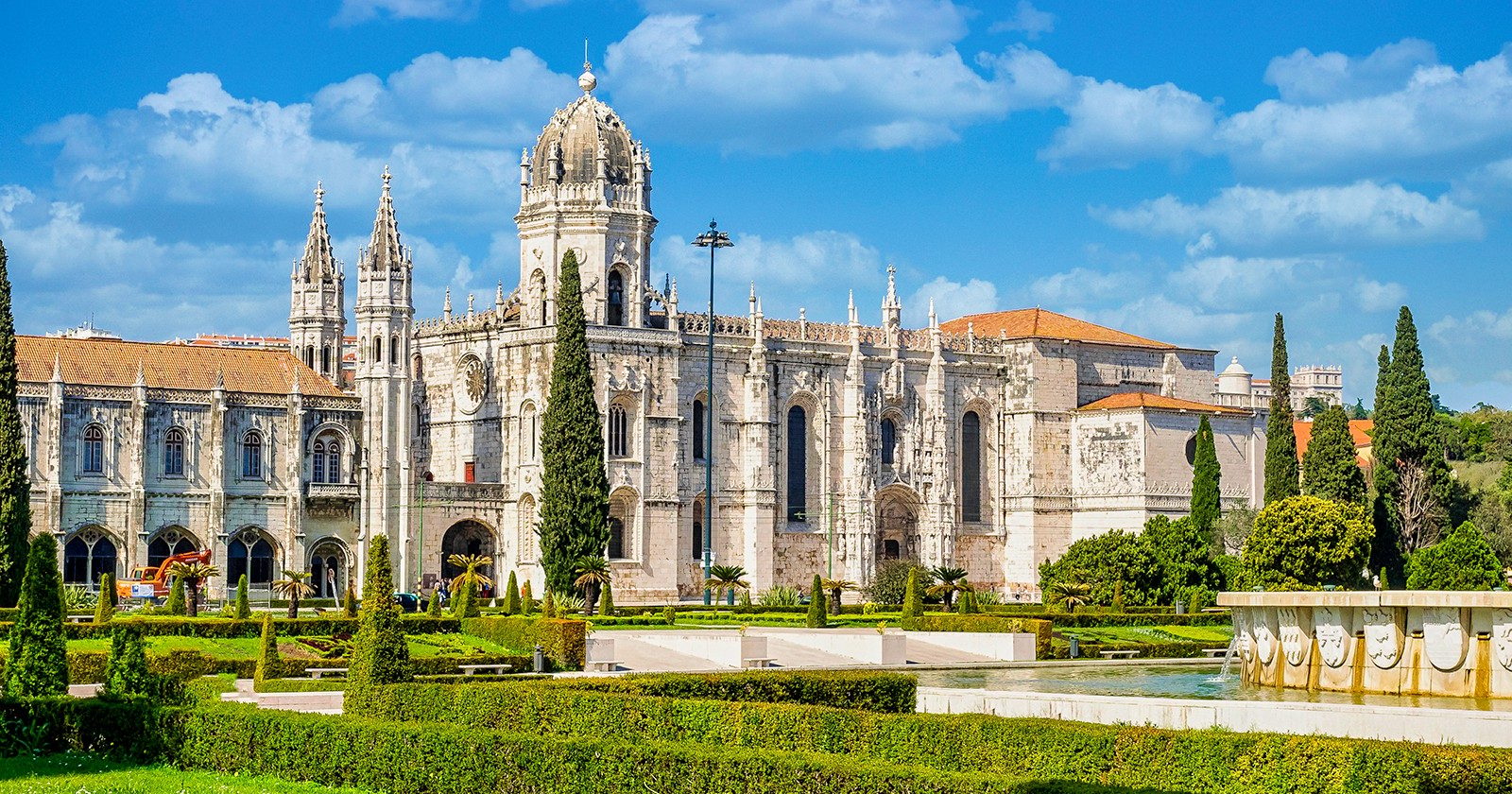 Ang Pinaka-ultimate na Tala ng Kultura sa Lisbon: Mga Kastilyo, Monasteryo, Azulejos & Mga Karanasan sa Street Art na Hindi Mo Dapat Palampasin