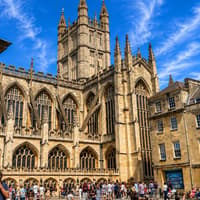 London: Castle Combe, Bath, and Stonehenge Small-Group Day Trip