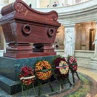 Small-Group Guided Tour of Napoleon’s Tomb and the Invalides — gallery 2