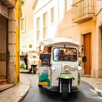Lisbon: Private Tuk-Tuk Tour with Local Guide