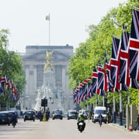 London: Walking Tour + Changing of the Guard at Buckingham Palace — gallery 1