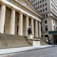 Wall Street: Guided Walking Tour