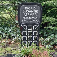 Cologne: Melaten Cemetery Guided Walking Tour — gallery 2