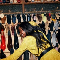 La Roca Village Shopping Express: Roundtrip from Barcelona