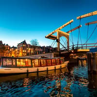 Amsterdam: 1-Hour Luxury Evening Canal Cruise on Heated Saloon Boat with Onboard Bar — gallery 3