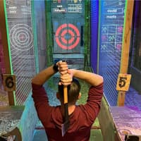 El Hachazo Madrid: Axe Throwing Session + 1 Drink — gallery 1