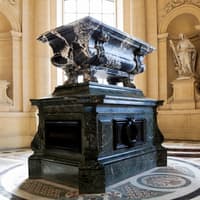 Small-Group Guided Tour of Napoleon’s Tomb and the Invalides — gallery 5