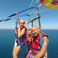 Hurghada: Guided Parasailing Experience + Roundtrip Transfer — gallery 1