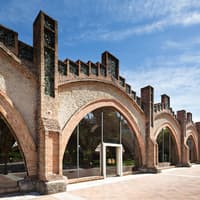 Codorníu Winery: Guided Tour + Ars Collecta Menu Lunch + Cava Tastings