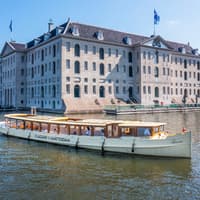 Amsterdam: 1-Hour Sightseeing Canal Cruise on Closed Heated Boat — gallery 3
