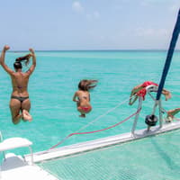 Isla Mujeres: Premium Catamaran Tour from Cancún