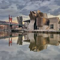 موزه گوگنهایم بیلبائو: بلیط بدون صف + تور راهنما, Guggenheim Museum Bilbao, Bilbao