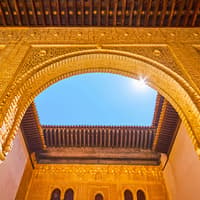 Alhambra & Nasrid Palaces Guided Tour without Entry Tickets — gallery 3