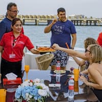 Dubai Harbor: Superyacht Experience with Live Music & Drinks — gallery 2