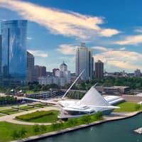 Coach USA One-Way Tickets: Chicago O'Hare Airport to/from Milwaukee City Center — gallery 5