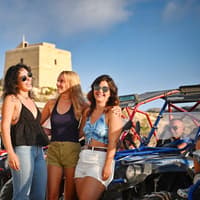 گوزو: گائیڈڈ سن سیٹ بگی ٹور + راؤنڈ ٹرپ ٹرانسفر, Gozo