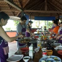 Krabi: Classe de cuina guiada a l'Escola Thai Charm Cooking + Trasllats, Thai Charm Cooking School, Krabi
