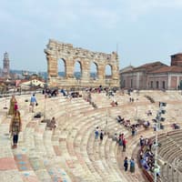 تور راهنمای بدون صف در آمفی‌تئاتر ورونا, Arena di Verona, P.za Bra, 1,, Verona
