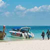 4 Islands Krabi: Guided Longtail Boat Tour from Ao Nang + Lunch — gallery 1