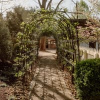 Journey to Jubilee Historic Tour + Wine Tasting — gallery 4