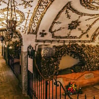 Capuchin Crypt, Christian Catacombs & San Martino ai Monti Tour with Transfers — gallery 3