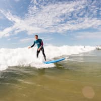 2-Hour Group Surf Lesson in Carcavelos Beach — gallery 3