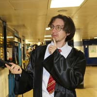 London: Guided Bus Tour + Live Entertainment — gallery 4