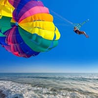 Hurghada: Guided Parasailing Experience + Roundtrip Transfer — gallery 3