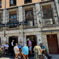 Madrid: Guided Walking Tour + Tapas Tasting & Drinks — gallery 4