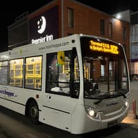 London: Bus Transfer To/From Heathrow Airport and Heathrow Premier Inn Bath Road — gallery 2
