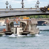 Seine River 1-Hour Sightseeing Cruise from the Eiffel Tower — gallery 5