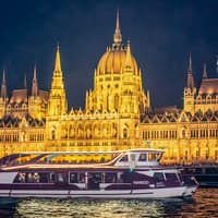 Budapest Evening Danube River Sightseeing Cruise with Unlimited Prosecco — gallery 1