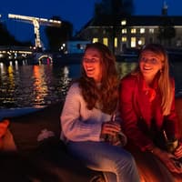 Amsterdam: 1-Hour Luxury Evening Canal Cruise on Heated Saloon Boat with Onboard Bar — gallery 5