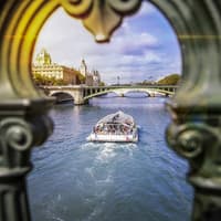 Batobus: Seine River Hop-on Hop-off Boat Tour — gallery 4