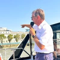 Seine River 1-Hour Sightseeing Cruise from the Eiffel Tower — gallery 3