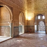 Alhambra Skip-the-Line Guided Tour with Nasrid Palaces — gallery 4