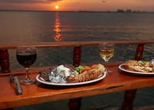 Cancún: Columbus Dinner Cruise and Live Music