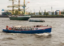 2-Hour Harbor Cruise in Hamburg with Live Commentary in German