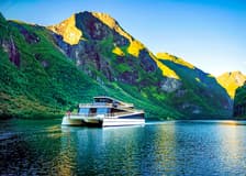 From Bergen: Guided Day Tour of Flåm & Stegastein Viewpoint with Nærøyfjord Cruise
