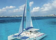 Isla Mujeres: Catamaran Tour